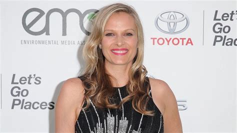 Hocus Pocus Star Vinessa Shaw Welcomes Son Jack 2 12 Weeks Late