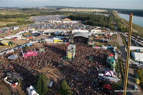 Die erste edition von tomorrowland fand 2005 statt, damals noch im august. Foo Fighters als krönendes Finale beim Highfield 2011