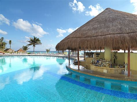 Top 10 Resorts With Swim Up Bars In Cancun With Prices And Photos