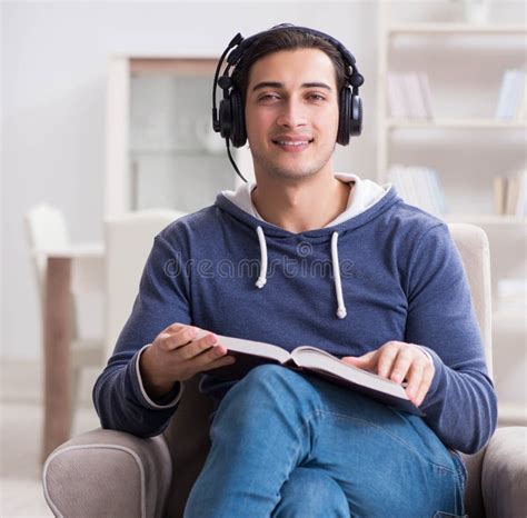 589 Headphone Listening Reading To Stock Photos Free And Royalty Free