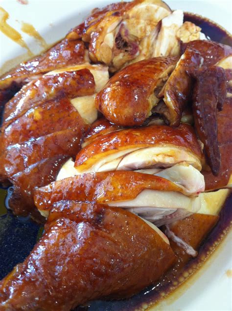 Soy sauce chicken or (see yau gai in cantonese) is one of those very common chinese foods that you can easily pick up at the local chinese bbq place. Soy Sauce Chicken - 醬油雞 | Chinese cuisine recipes, Taiwan food