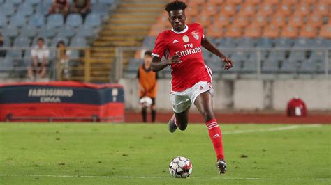 Тавареш варела нуну албертину / varela tavares nuno. Benfica Jogadores Convocados Seleção Sub-21 Jogos Europeu ...