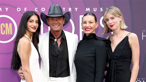 Tim Mcgraw Shares Rare Photo Of All Three Of His Daughters With Wife