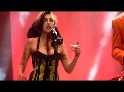 This month marks the tenth anniversary of the death of amy winehouse. Amy Winehouse - Last Show Ultimo Show 2011 HD - YouTube