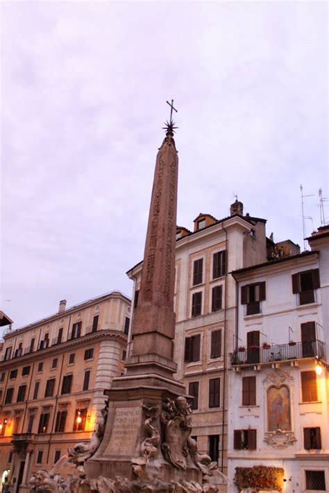 L'obelisco del pantheon è uno dei tredici obelischi antichi di roma, situato in piazza della rotonda.è alto 6,34 metri; En la orilla izquierda del Pisuerga