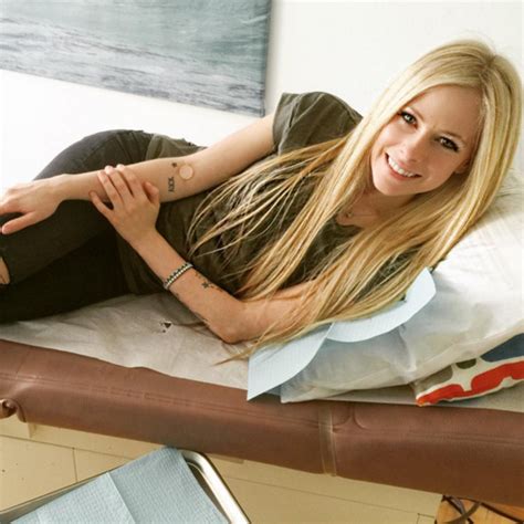 Avril Lavigne Gives An Update On Her Lyme Disease And Shares Photos