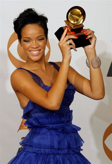 2008 Rihannas Best Body Highlighter Looks Fenty Body Lava