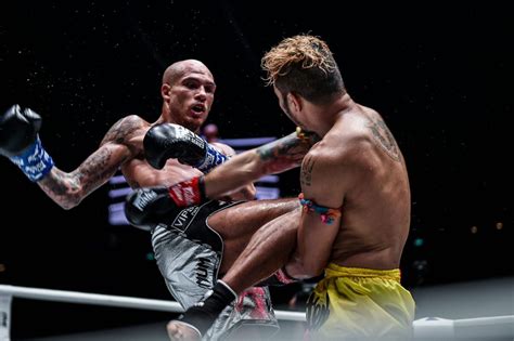 Samy Sana Upsets Yodsanklai In Kickboxing World Grand Prix War One Championship The Home Of