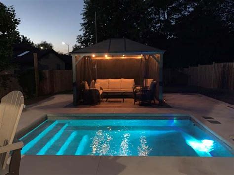 25 Cocktail Pool Design Ideas For Small Outdoor Spaces Small Pool Design Small Pools Backyard