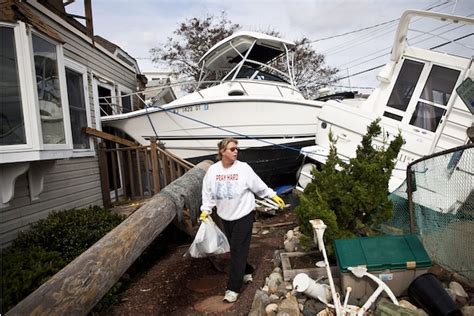 Officials And Experts Praising FEMA For Its Response To Hurricane Sandy