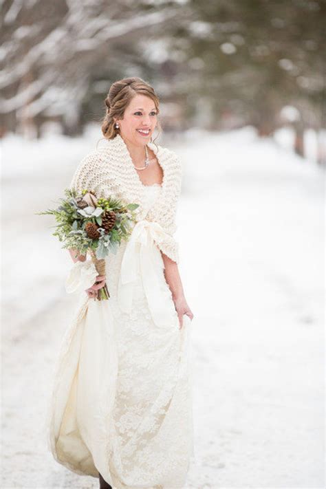 17 Winter Wedding Cover Up Ideas Every Bride Will Love Weddinginclude