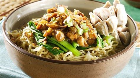 3 resep mie ayam goreng. Resep dan Cara Membuat Mie Ayam Bakso Wonogiri, Lengkap dengan Tips Agar Rasa Kuah Enak ...