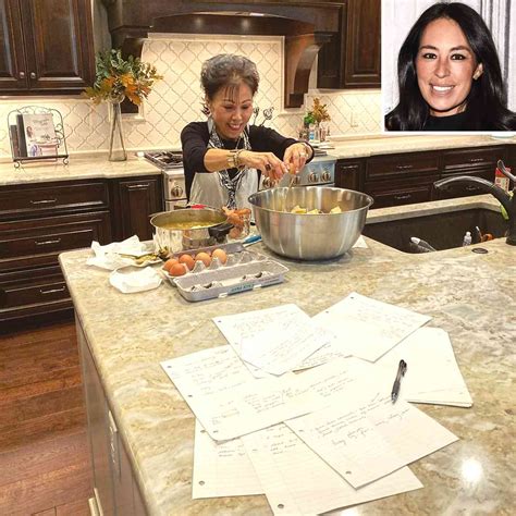 Joanna Gaines Learns Her Moms Nostalgic Thanksgiving Recipes