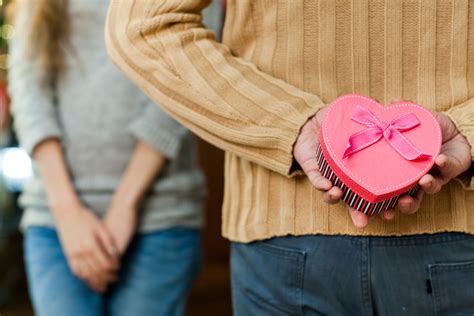 Check out our 14 romantic gift ideas to find a perfectly romantic valentine's day gift for your special one. 7 Valentine's Day Gift Ideas for Her (on a Budget)