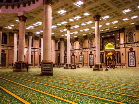Prayer Hall Masjid Dian Al Mahri Kubah Emas Meruyung Kota Depok