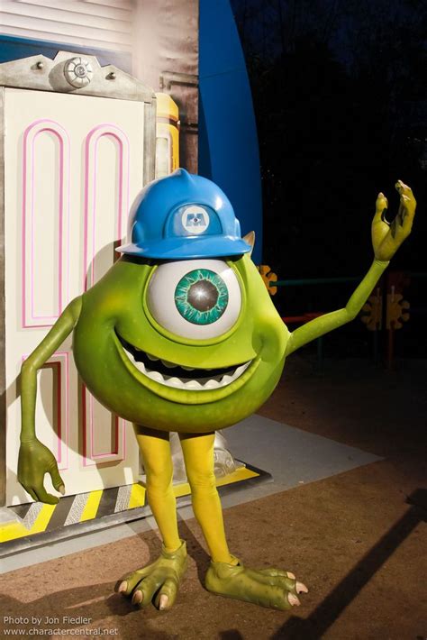 Mike Wazowski Disney Monsters Disney World Characters Disney Pictures