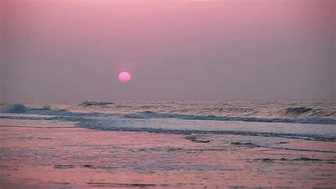 Pretty In Pink Sunrise Beautiful Pretty In Pink Sunrise Over Sea And