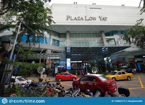 In 2009, plaza low yat was named malaysia's largest it lifestyle centre by the malaysian book of records. Low Yat Plaza editorial photography. Image of lumpur ...