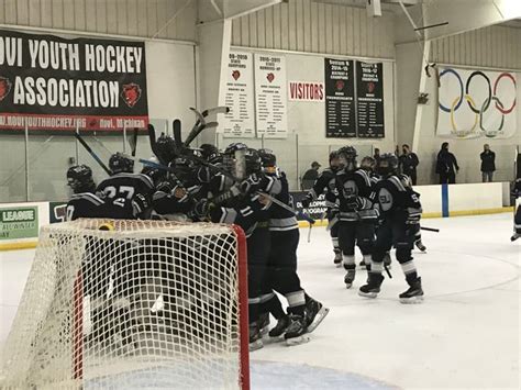 South Lyon Unified Hockey Shuts Out Canton In First Round Regionals