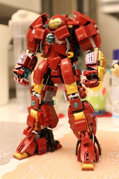LEGO Hulkbuster Concept: Minibig