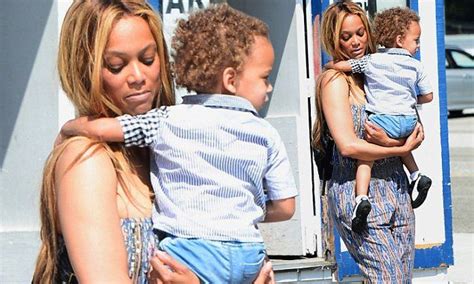 Tyra Banks Dons Baggy Jumpsuit To Take Her Son York Shopping York