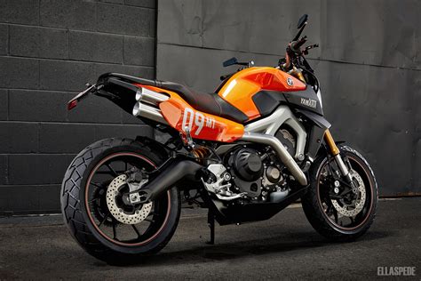 Saya diberi peluang berjumpa salah seorang otai yang sudi berkongsi ilmu dan modifikasi yang telah dibuat pada yamaha mt09 dia.pada pengguna & bakal. Hell Kustom : Yamaha MT09 2014 By Ellaspede