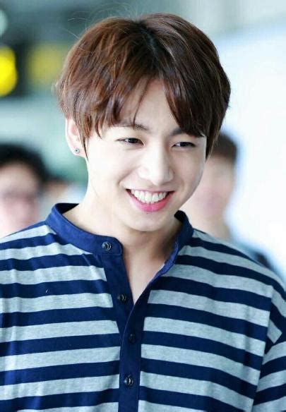 He launched his music career in 2003 with the band, becoming the youngest of them all. Jeon Jungkook for Android - APK Download