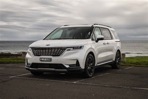Kia carnival features superior design and smart technology to provide a stunning experience with a true understanding of driving needs. 2021 Kia Carnival review