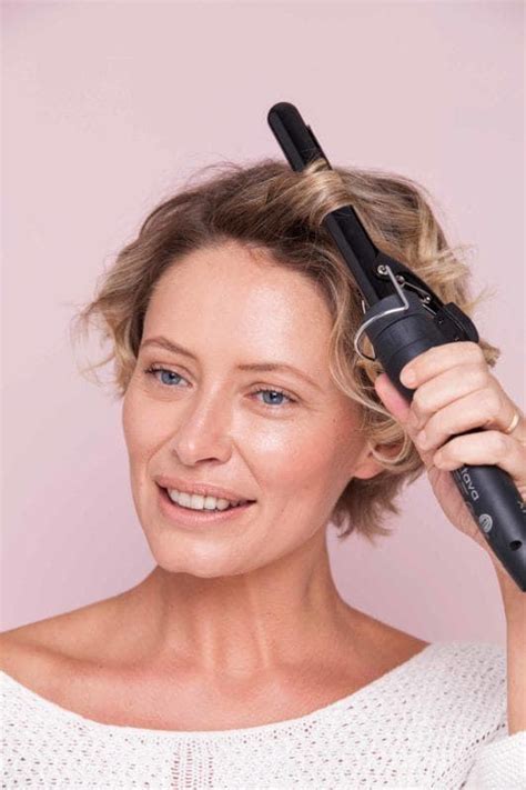 Want To Learn How To Curl Short Hair With Your Heat Tools Read Our