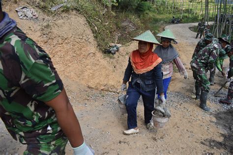 Untuk para ibu pula, korang boleh dapat pelepasan cukai sehingga. Rela Tinggalkan Anak Demi Akses Yang Layak - Beritalima.com
