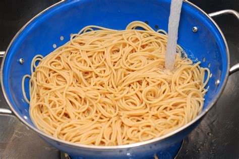 Find out how to get the best flavour and texture, and which sauces to serve it with. How to Cook Spaghetti Noodles a Day Ahead | LIVESTRONG.COM