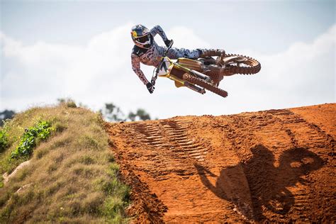 We don't have a biography for james bubba stewart. The Bubba Scrub Super Slo-Mo Video | James Stewart