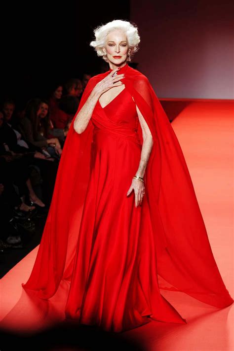 at 81 carmen dell orefice is still working the catwalk and in hot demand from photographers