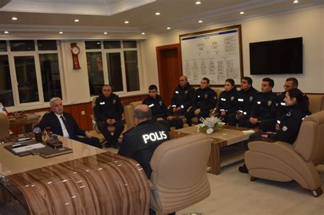 Kentin valisi polis akademileri'nin artık ırk, cinsiyet, boy, kilo ve eğitim ayrımı yapmaksızın polis olmak isteyen herkese açık olduğunu beyan eder. Polis Akademisi Başkan Yardımcısı Sayın Ufuk AYHAN ...