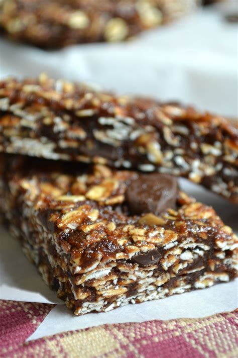 The recipe is simple and since this requires no baking, this truly deserves a spot in. No-bake Chocolate Almond Granola Bars | Recipe | Almond ...