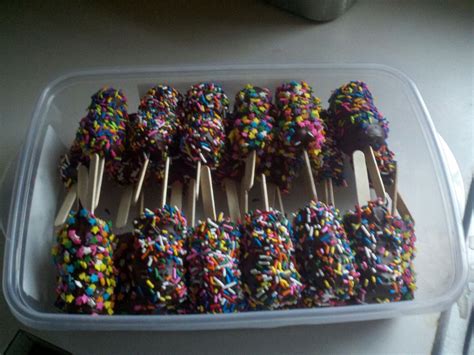 Chocolate Dipped Marshmallows With Sprinkles Chocolate Dipped