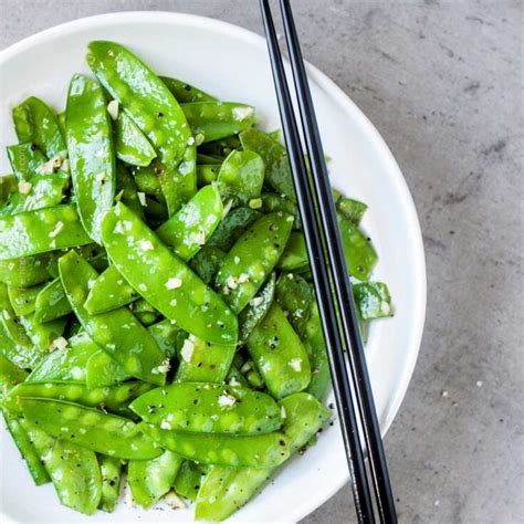 Easy Skillet Snow Peas Recipe With Garlic Salt And Pepper