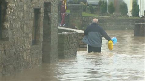 Flooding Heavy Rain Could Spark More Floods Agency Warns Bbc News