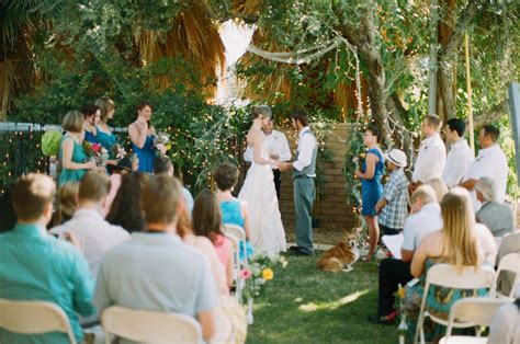 Backyard weddings boast an immediately familiar, comfortable, warm and relaxed atmosphere that is tough to replicate in any other setting. Budget Backyard Wedding - Rustic Wedding Chic