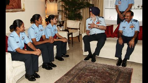 Female Fighter Pilots Interacting With Marshal Of The Indian Air Force Arjan Singh Youtube