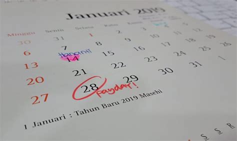 Penasaran enggak sih berapa gaji pensiunan pns di indonesia? #FinClic: Berapa Sih Gaji Ideal Itu? - QM Financial