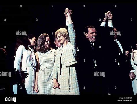 Nixon biografía USA 1995 Director Oliver Stone los actores