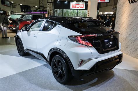 Instead of installing a piece of glass, toyota plans to mount a display connected to a camera system. Toyota C-HR Style Wb rear three quarter unveiled