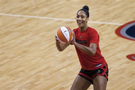 Meet The 2021 Us Womens Olympic Basketball Team Roster Popsugar Fitness