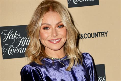 Kelly Ripa Reveals Her Biological Age Is 35 Glam Glam