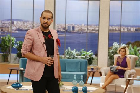 Sıtkı isimli karakter mutlu ailesinin reisi konumundadır. Görevimiz Tatil'de Bir Başka Cem Nanay » sadibey.com
