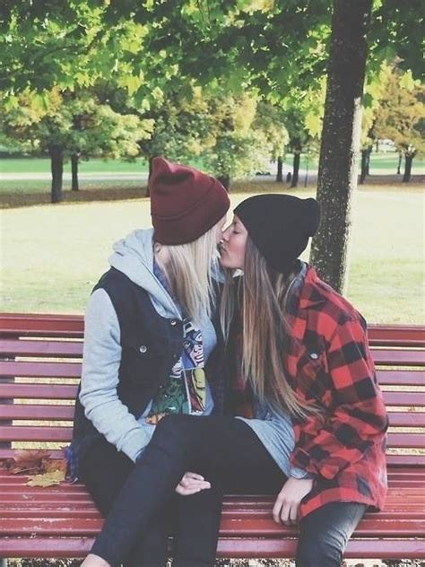 Comment Choisir Un Chausson Pour Bébé Cute Lesbian Couples Lesbian