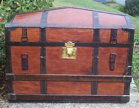 787 Restored Antique Trunks For Sale Dome Tops Humpbacks Flat Tops
