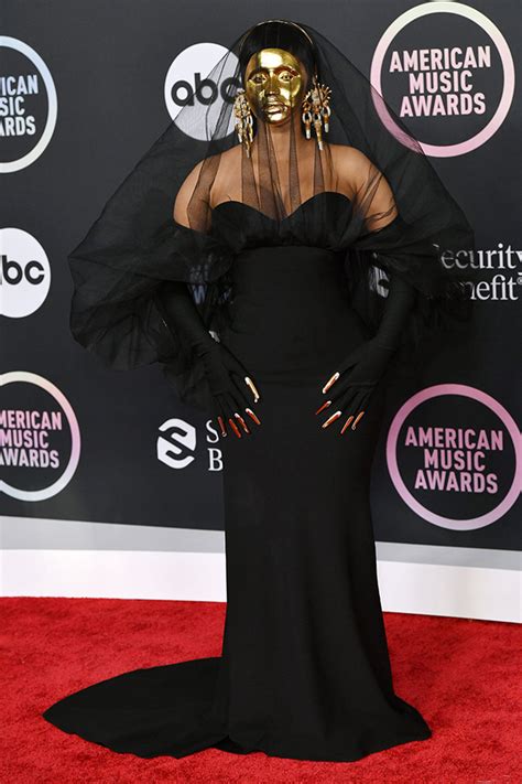 Cardi B At Amas 2021 See Photos Of All Her Hosting Outfits Hollywood