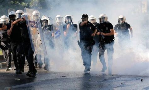 Turkey Protests Turkish Riot Police Enters Taksim Square Clash With